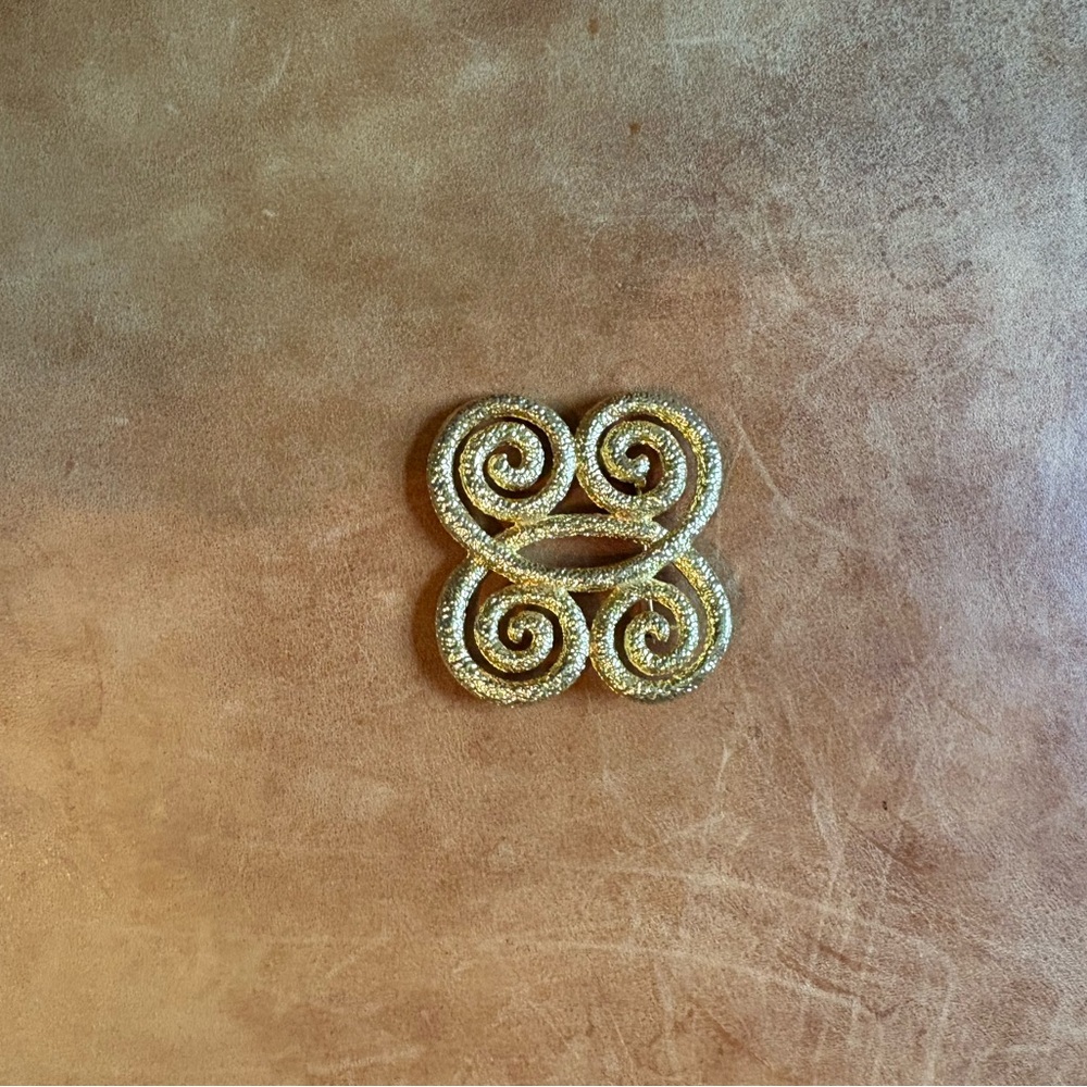 Gold Swirl brooch